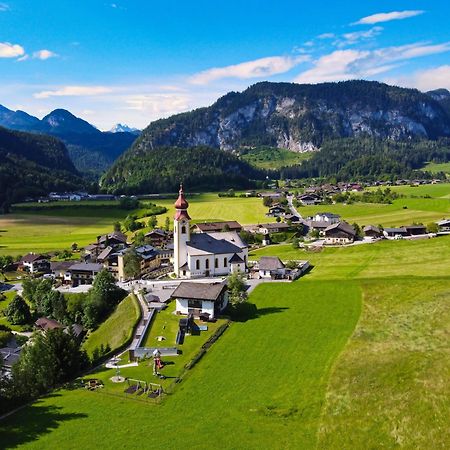 Dorfcafe Unken Hotelpension Swirtshaus Im Dorf Экстерьер фото