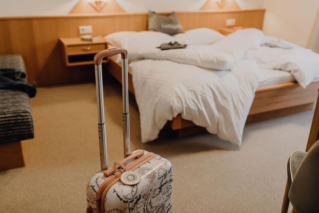 Dorfcafe Unken Hotelpension Swirtshaus Im Dorf Экстерьер фото