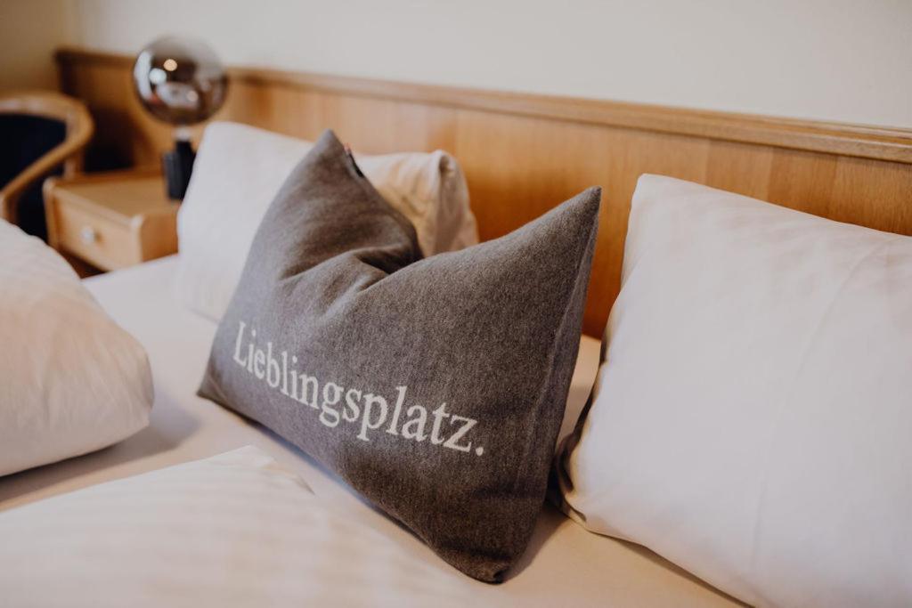 Dorfcafe Unken Hotelpension Swirtshaus Im Dorf Экстерьер фото