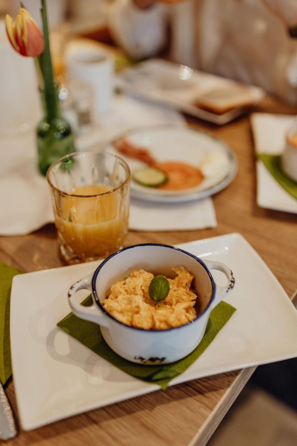 Dorfcafe Unken Hotelpension Swirtshaus Im Dorf Экстерьер фото